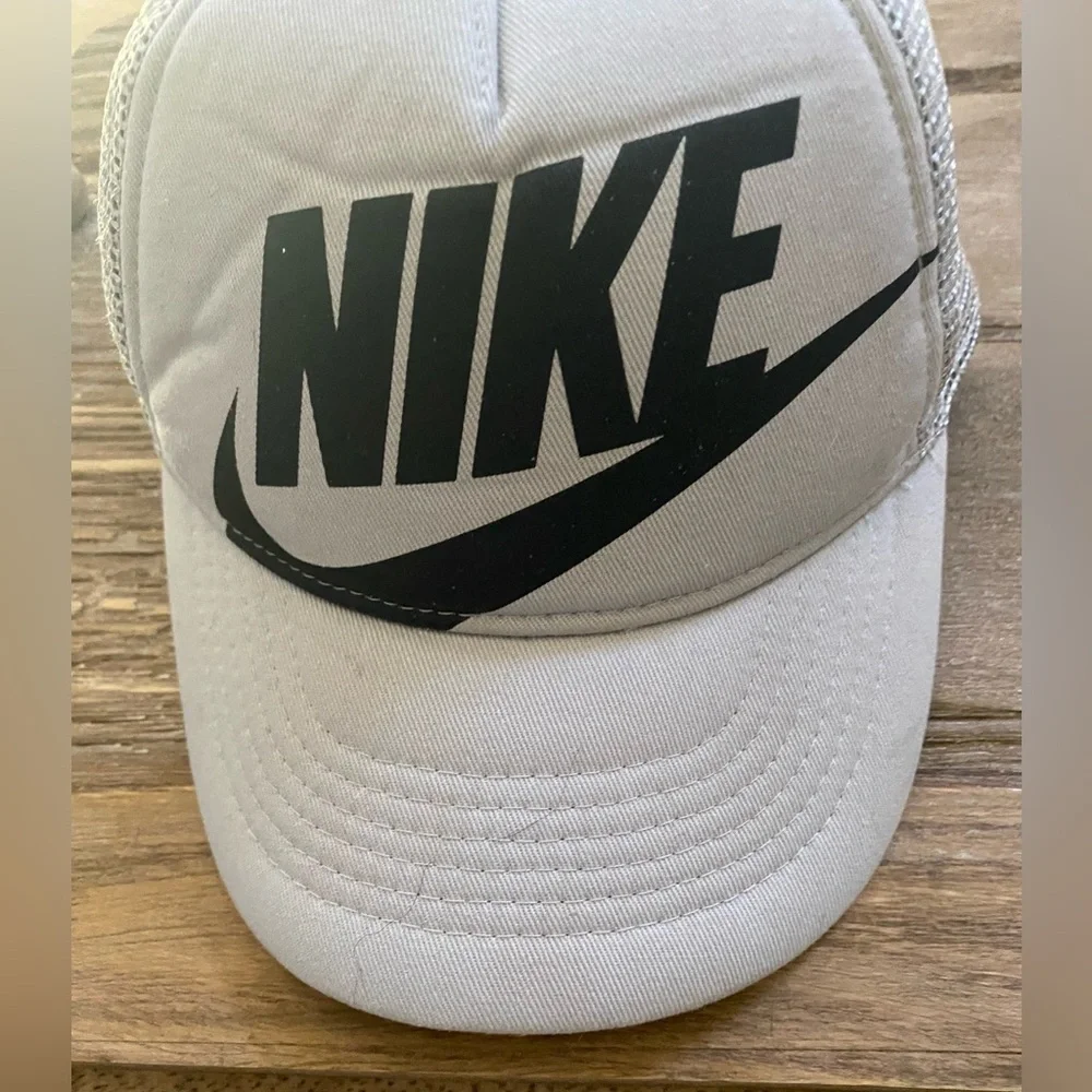 Nike Rise Futura Child Sz (4-7) Light Smoke‎ Gray/Black Trucker Cap